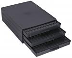 Preview: Das Bild zeigt eine schwarze, flache Box mit drei herausziehbaren Schubladen. Jede Schublade hat ein geriffeltes Muster und ist gleich groß, geeignet zur Aufbewahrung kleiner Gegenstände.