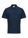 Preview: Das Bild zeigt ein dunkelblaues Poloshirt. Es hat kurze Ärmel und einen klassischen Kragen mit drei Knöpfen. Am linken Ärmel befindet sich ein gelbes Logo.