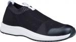 Preview: Der Schuh ist ein sportlicher, schwarzer Sneaker aus atmungsaktivem Material. Die Sohle ist weiß und hat eine leicht gewölbte Form. Die Zehenkappe ist verstärkt und schwarz.