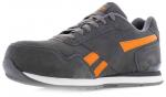 Preview: Das Bild zeigt einen grauen Sportschuh aus weichem Material. Er hat ein modernes Design mit orangefarbenen Akzenten an der Seite und einer weißen Sohle. Die Schnürsenkel sind grau.