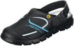 Preview: Der Schuh ist eine schwarze Sandale mit einem geschlossenen Vorderteil und einem offenen Heck. Er hat einen verstellbaren Riemen und einen griffigen, strukturierten Absatz. Ein blaues Logo ist sichtbar.